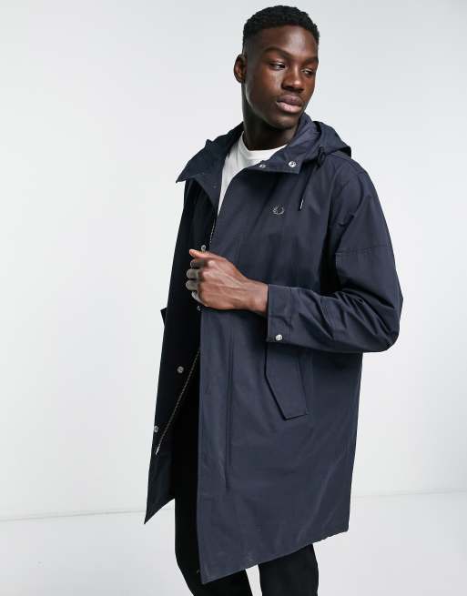 Fred Perry - Parka met lange pasvorm in marineblauw