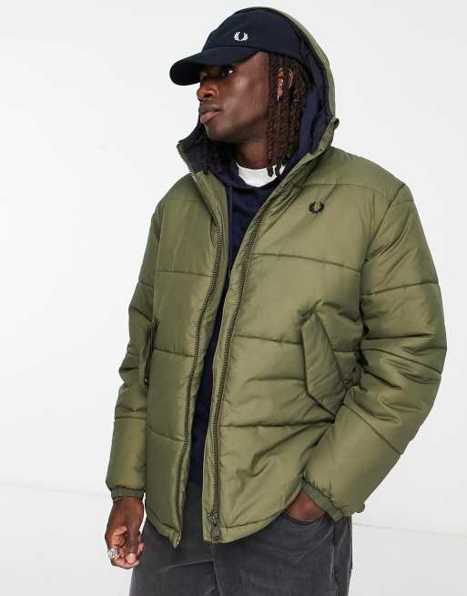 Fred Perry – Pikowana krótka kurtka ocieplana w kolorze khaki