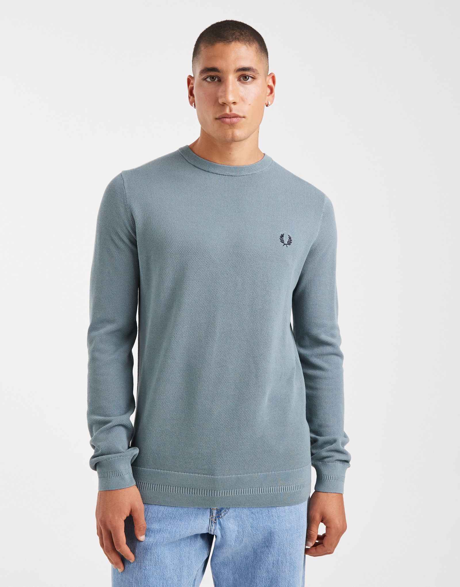Светло-голубой вязаный свитер в стиле пике от Fred Perry