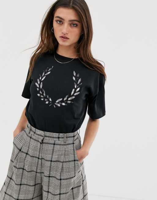fred perry laurel wreath crew neck sweatshirt