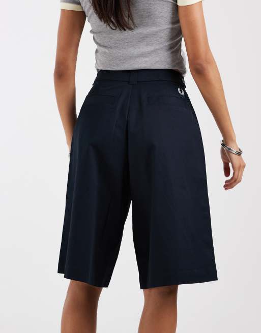 Fred Perry pleated bermuda shorts in navy, 5 of 5