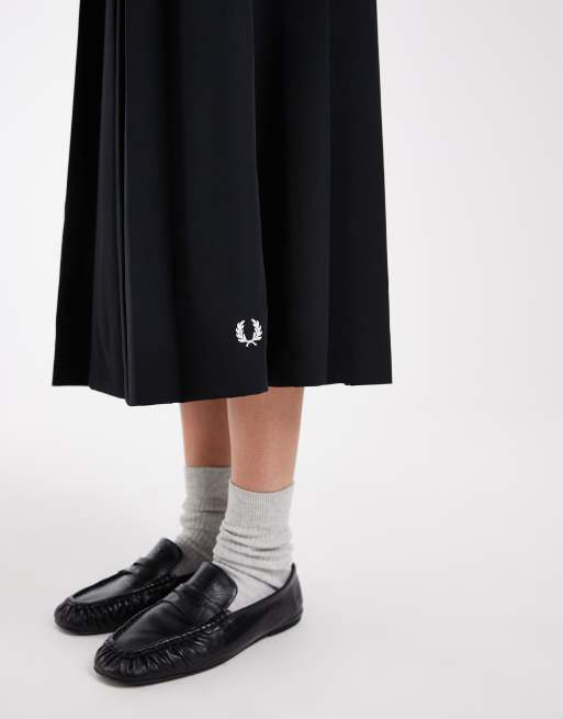 Fred Perry pleated midi skirt in black, 3 of 5