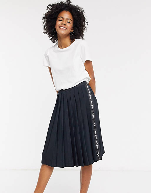 mist Parasiet labyrint Fred Perry pleated skirt with taping in black | ASOS