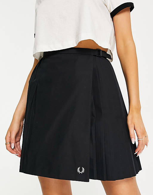 Fred Perry pleated tennis skirt in black