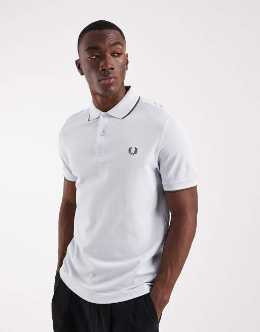 Fred Perry - Polo azul tenue con ribetes dobles verdes y color crema, 2 de 5