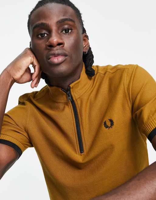 Fred Perry - Polo color cuoio con collo a imbuto con cerniera lampo