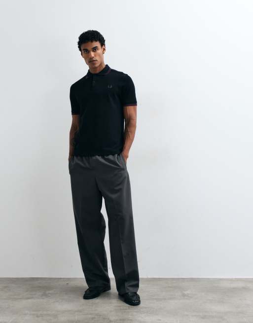 Fred Perry polo con doppio bordo in nero con profili color prugna, 3 di 5
