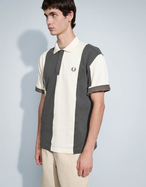 Fred Perry - polo con paneles y costuras en crudo y caqui, 2 de 9