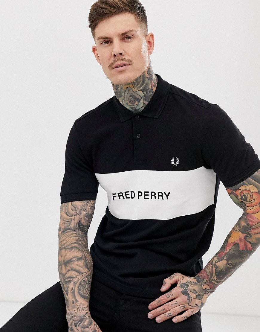 Fred Perry - Polo nera in piqué con pannello stampato-Nero