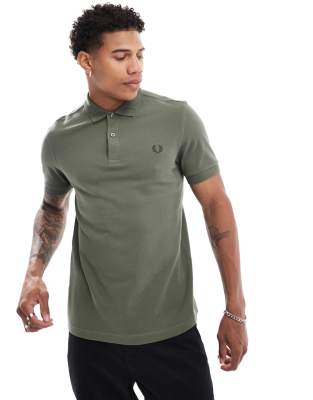 Рубашка-поло Fred Perry зеленого цвета хаки 9790₽