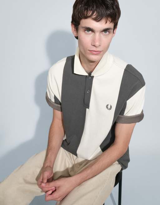 Fred Perry polo shirt med cut and sew-paneler i ecru og khaki, 5 af 9