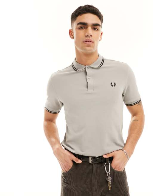 Fred Perry – Polohemd in Beige mit doppelten Zierstreifen