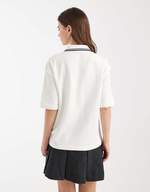 Fred Perry – Polohemd in Weiß mit Logo und offenem Kragen mit Zierstreifen, 3 von 4
