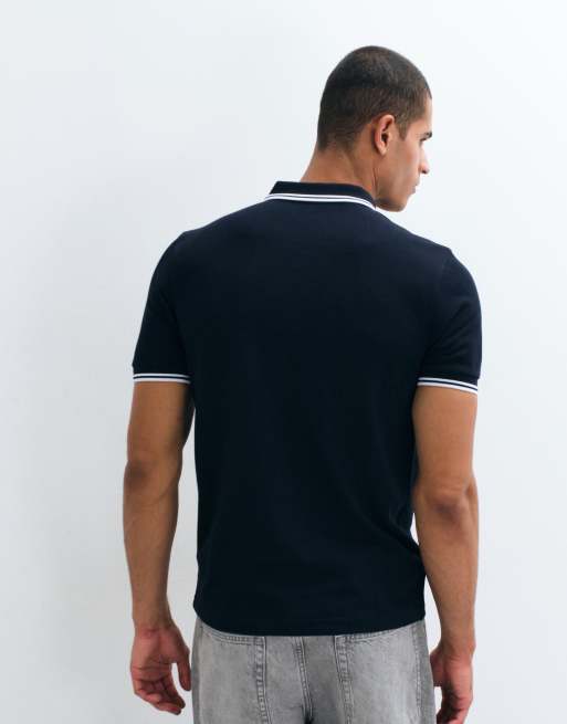 Fred Perry – Polohemd mit zwei Zierstreifen und Logo, in Marine/Weiß, 3 von 5