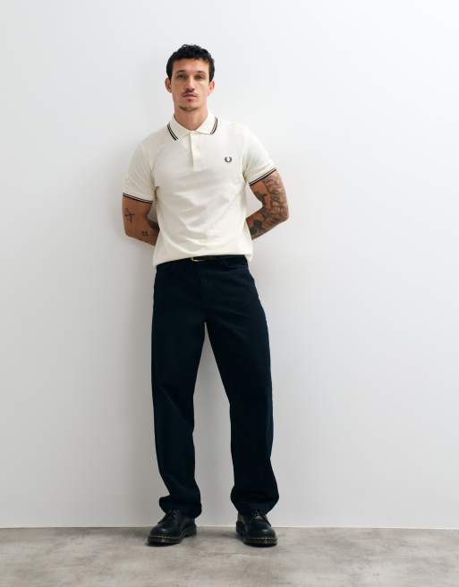 Fred Perry poloshirt in ecru met groene en bordeauxrode biezen, 2 van 5