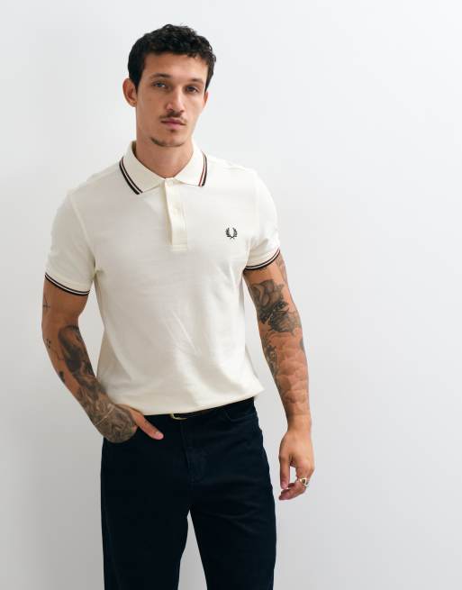Fred Perry poloshirt in ecru met groene en bordeauxrode biezen, 3 van 5
