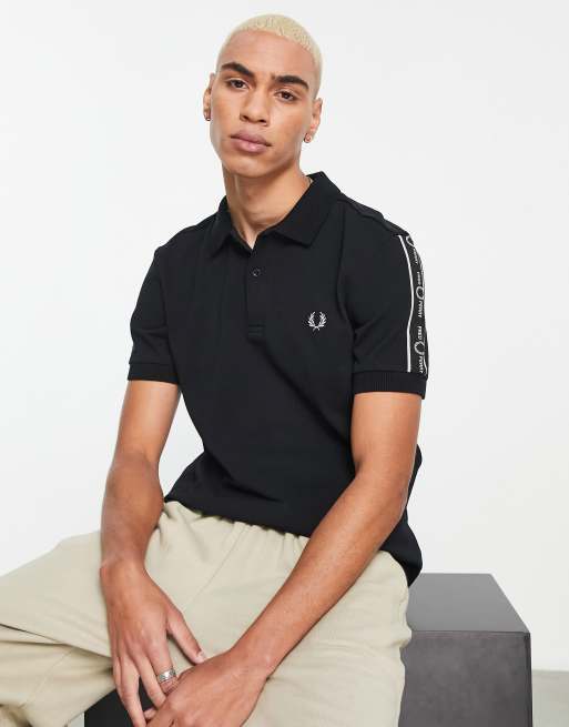 Fred Perry - Poloshirt met bies op de mouw in zwart