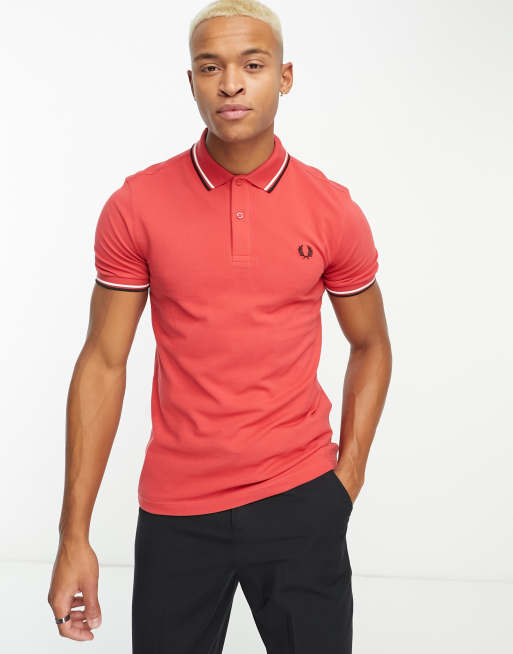 Fred Perry - Poloskjorte med dobbelte kontrastkanter i rød