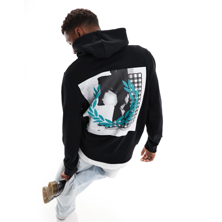 パーカー・フーディ FRED PERRY Sharp Rave Graphic Hooded Sweatshirt 102 AFPM2336 Fred Perry - Rave Graphic Black - Hoodie | Impericon
