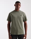 [Fred Perry] Fred Perry relaxed t-shirt in khaki-Green XS KHAKI