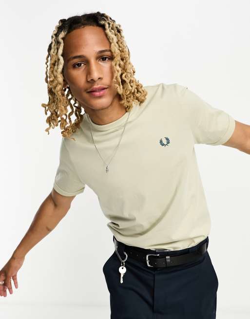 Fred Perry – Ringer-T-Shirt in gebrochenem Weiß