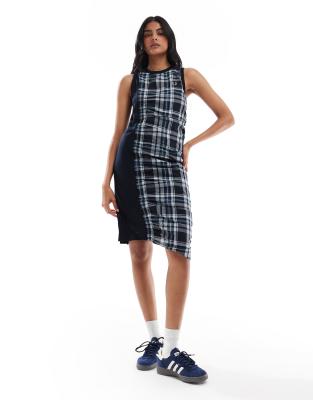 Fred Perry ruched tartan check dress in navy