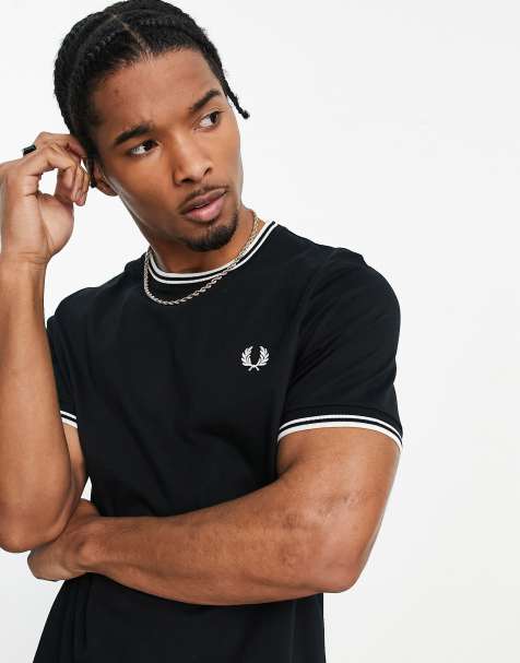 Fred Perry – Schwarzes T-Shirt mit zwei Zierstreifen - view 1