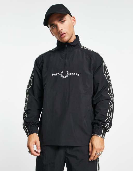 Fred Perry - Shell-jack met korte rits en biezen in zwart