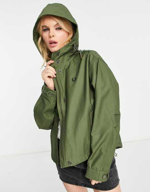 Fred Perry short fishtail parka in green