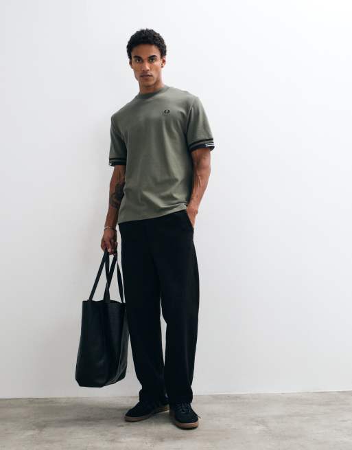 Fred Perry short sleeve tipped cuff pique logo t-shirt in khaki, 2 of 5