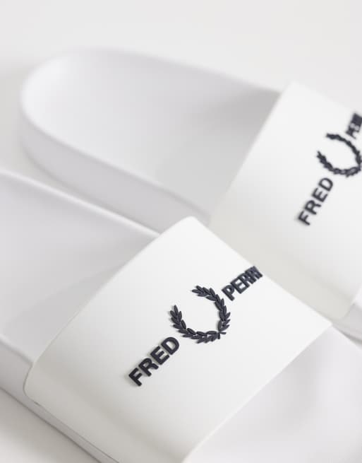 Fred Perry – Slider in Weiß mit Logo, 4 von 4