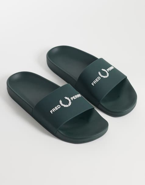 Fred Perry - Slippers met logo in groen - view 1