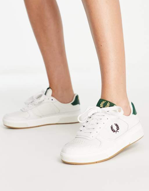 Fred Perry - Sneakers van Scotch grain leer in gebroken wit