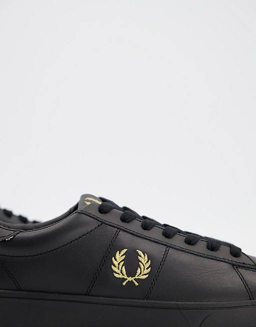 Entièrement neuf dans sa boîte fred perry spencer leather Trainers Black Gold UK 9 RRP £ 75 B7521 