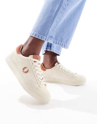 Fred Perry - Spencer - Wildleder-Sneaker in Ecru-Neutral