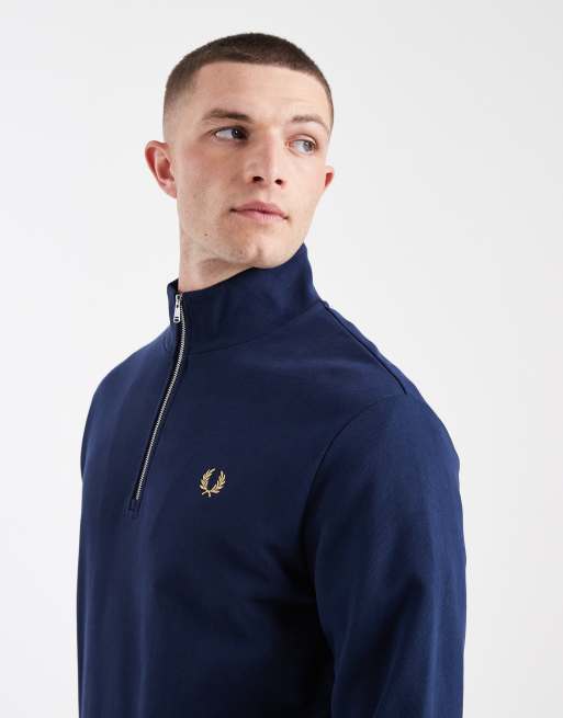 Fred Perry - Sport Original - Felpa blu con logo ricamato, zip corta e stampa sul retro, 4 di 5