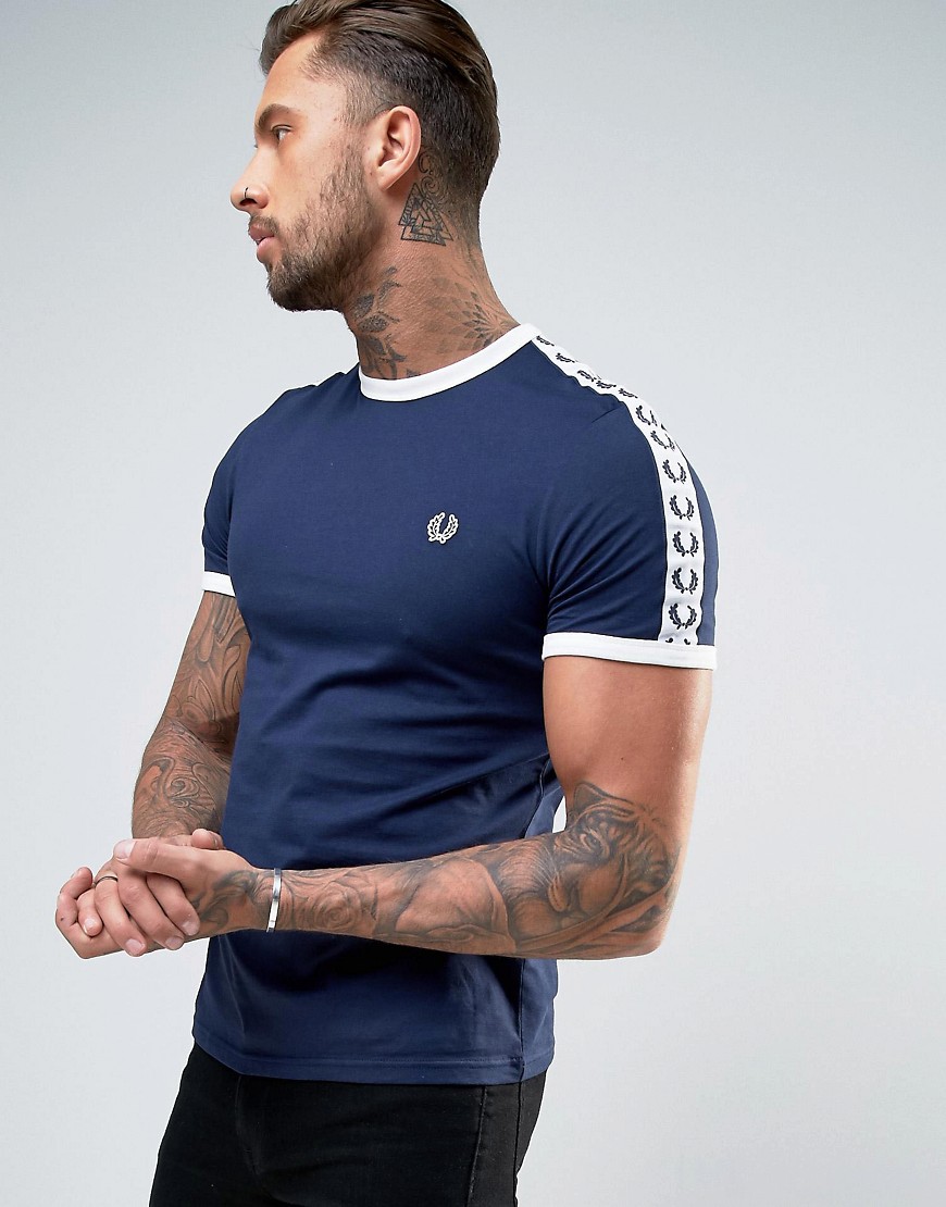 Fred Perry – Sports Authentic – Marinblå t-shirt