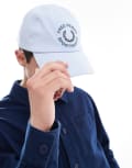 [Fred Perry] Fred Perry sportswear graphic cap in light blue One Size Light smoke