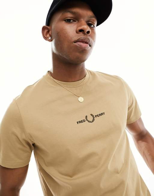 Fred Perry – Stenfärgad, broderad t-shirt