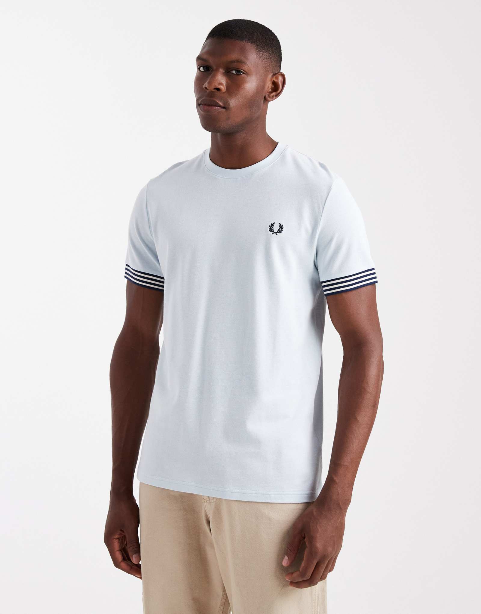 Футболка с полосатыми манжетами Fred Perry светло-голубого цвета