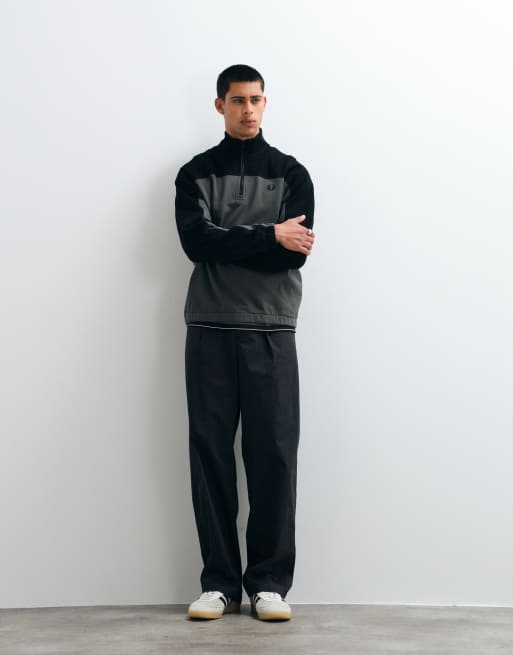 Fred Perry - sudadera color block con media cremallera en negro y caqui, 2 de 5