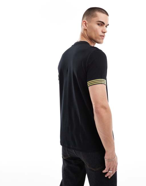 Fred Perry – Svart, avslappnad t-shirt med ränder på ärmsluten, 4 av 4