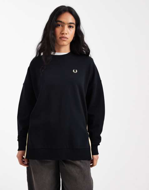 Fred Perry – Svart sweatshirt med tejpad logga - view 1