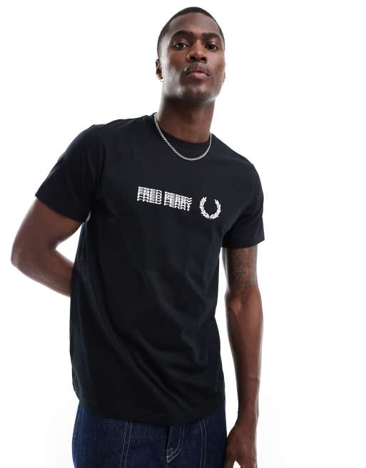 Fred Perry – Svart t-shirt med delad logga