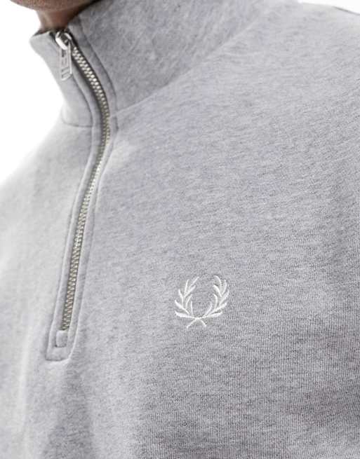 Fred Perry – Sweatshirt in Grau mit kurzem Reißverschluss, 3 von 4