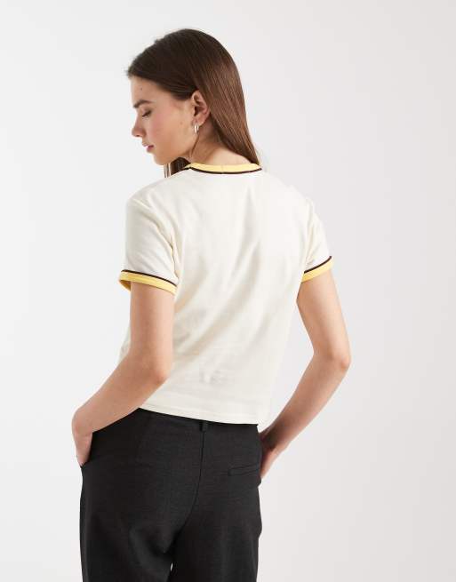 Fred Perry - T-shirt écru con scollo a V e cuciture profilate con logo, 3 di 4