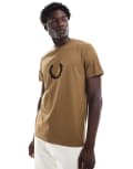 [Fred Perry] Fred Perry t-shirt in brown with flocked laurel wreath XS Brown