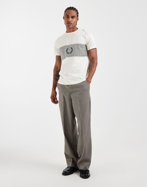 Fred Perry – T-Shirt in Ecru mit Tennisnetz-Print - view 1
