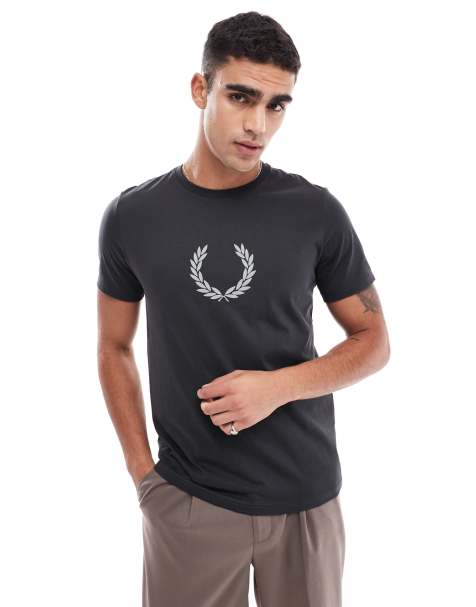 Fred Perry t-shirt in grey with flocked laurel wreath - view 1