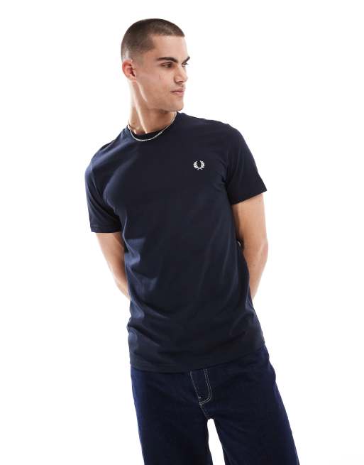 Fred Perry – T-Shirt in Marineblau mit blassem Lorbeerkranz-Rückenprint, 3 von 4